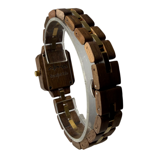 Scarlet Isle bracelet detail