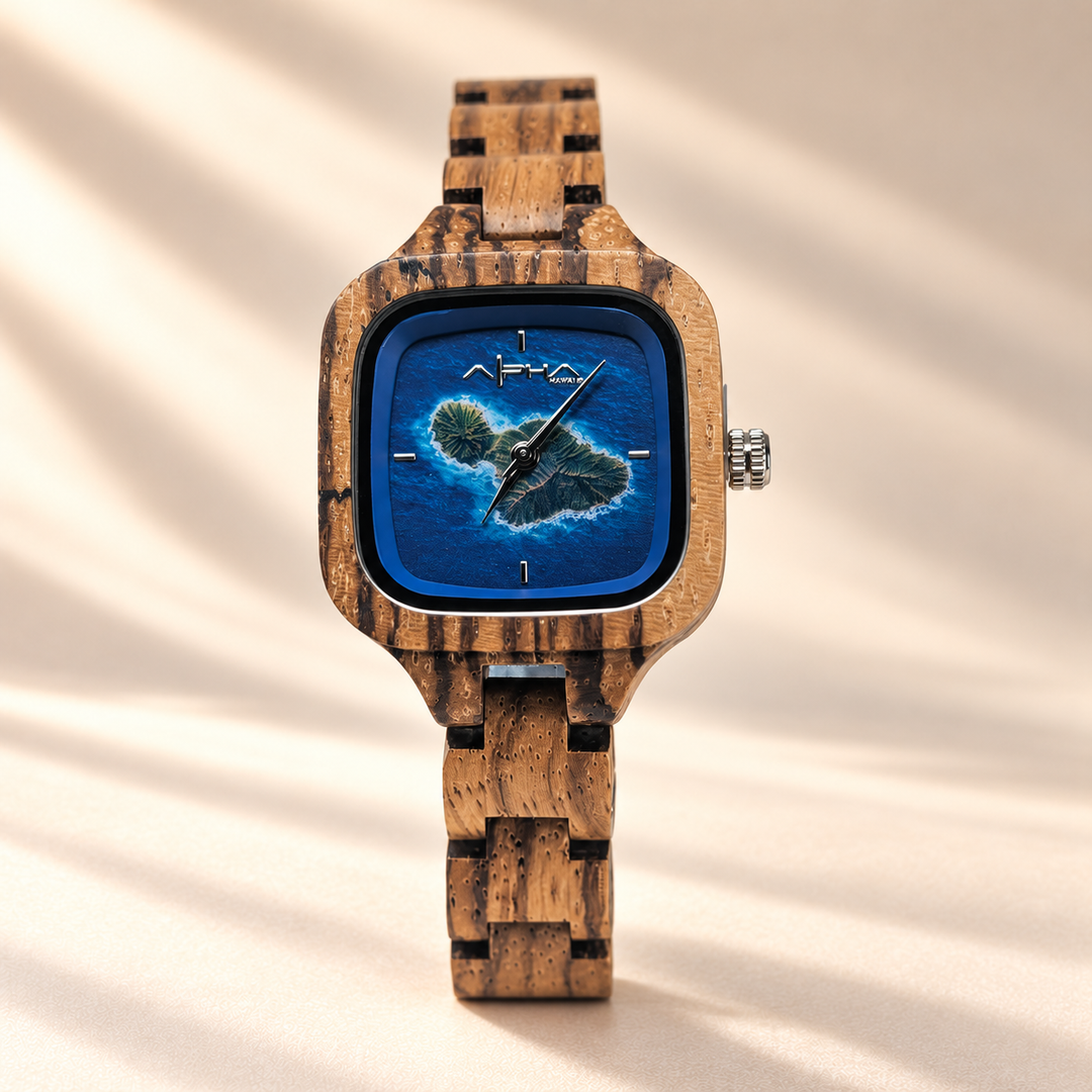 The Wahine MAUI watch, front-facing view on the V3 background