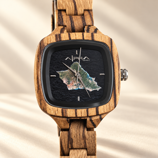 The Wahine enamel ceramic island dial close-up